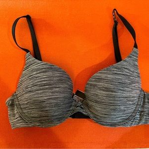 New Victoria’s Secret padded, underwire bra, gray/black size 32B